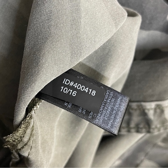 Express Boyfriend Oversized Style Camo Button Down Casual Shirt Women's Medium - Picture 8 of 8